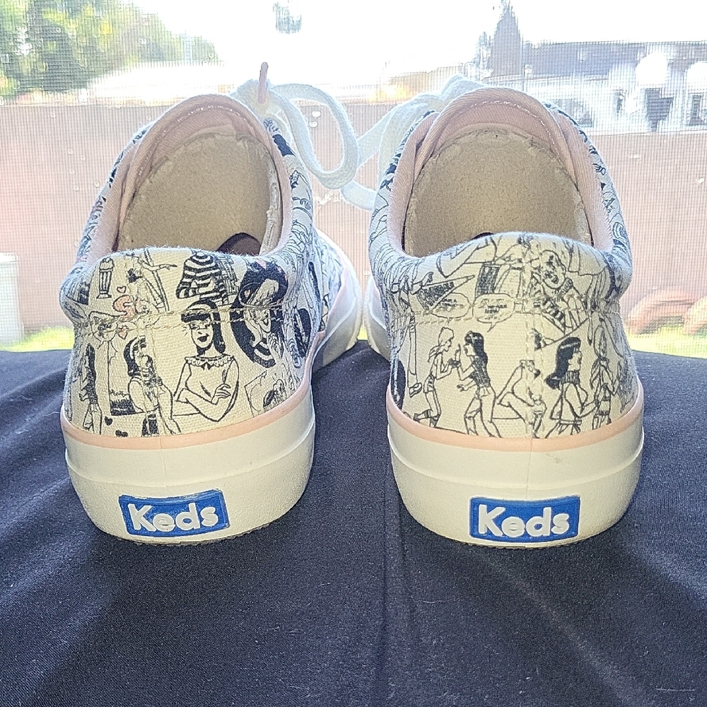 Keds Women's Sneakers with Black and White Comic Print - Picture 4 of 5